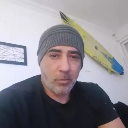 בן, 49 Bat Yam
