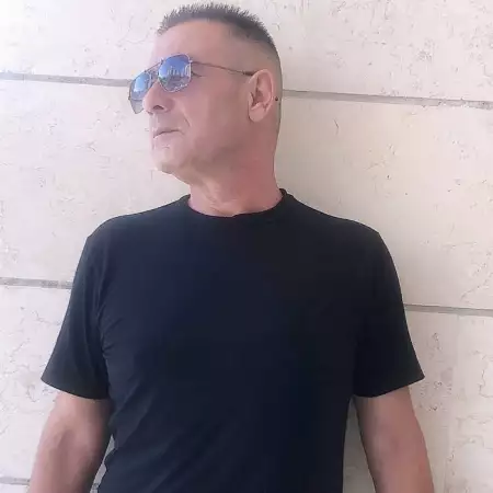 Roni, 61Rishon LeZion 
