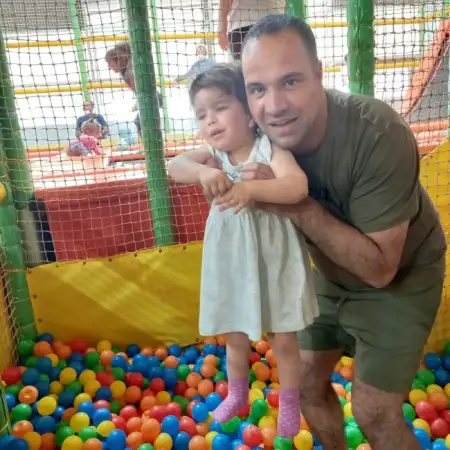 דינו, 42Beer Yakov 
