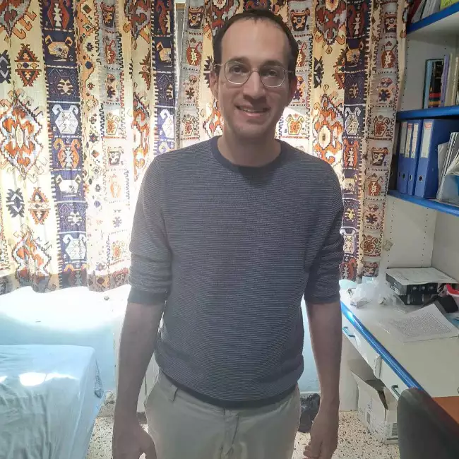 ליאור