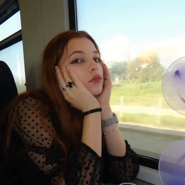 Kristina · 25 ·           